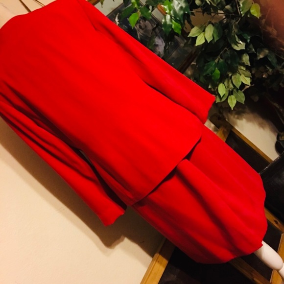 Laura Scott red jacket and skirt set 10 - Picture 5 of 8